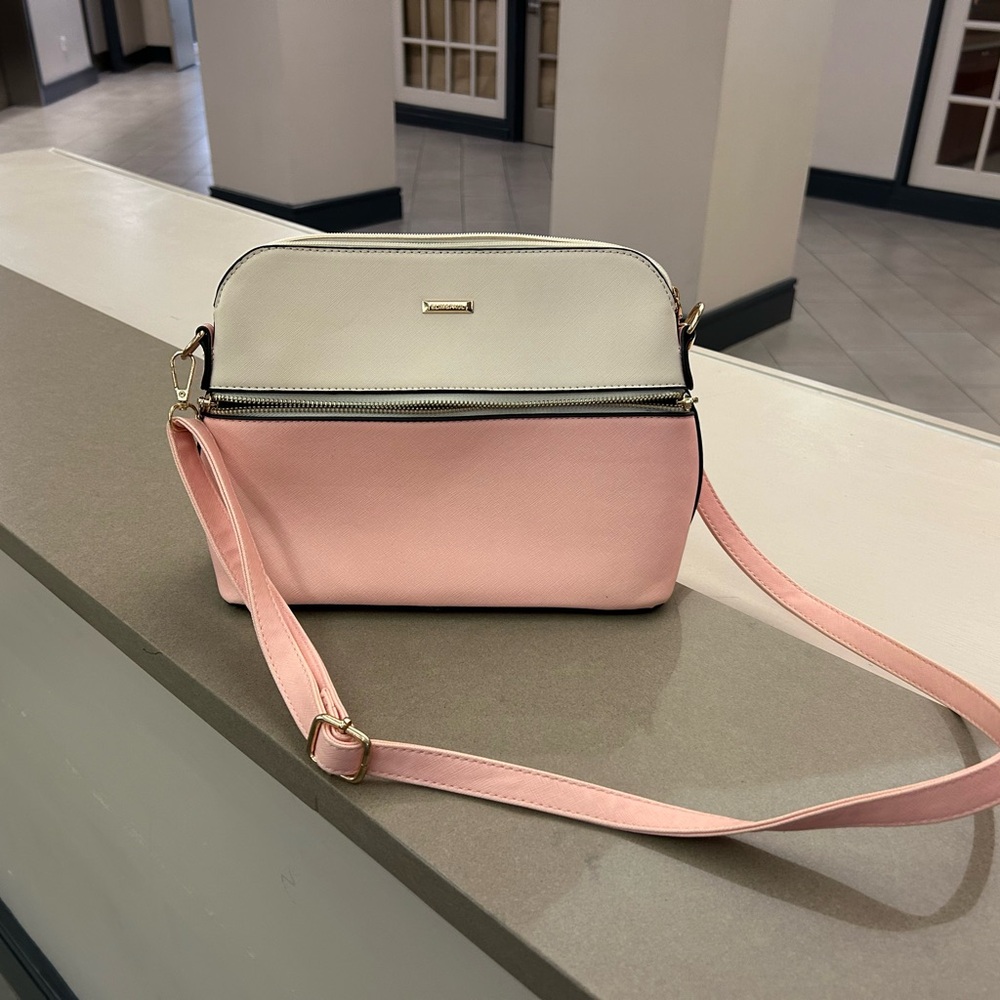 Purse Beauty! ELIM & PAUL purse- pink—very clean-tassel missing-will discount